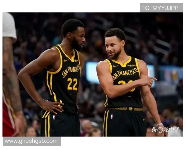 火箭与勇士的经典对决回顾:2008年NBA季后赛的激烈碰撞与精彩瞬间