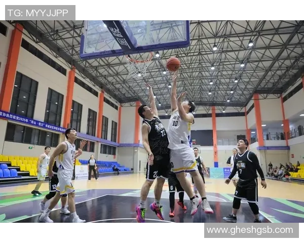 篮球太阳与神秘人激战正酣谁能在赛场上笑到最后成就辉煌胜利 篮球太阳与神秘人激战正酣谁能在赛场上笑到最后成就辉煌胜利